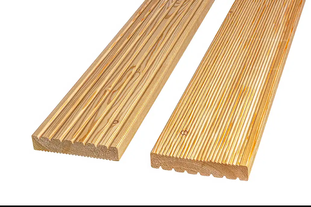 zwei Terrassendielen mit Duoprofil aus Lärchenholz